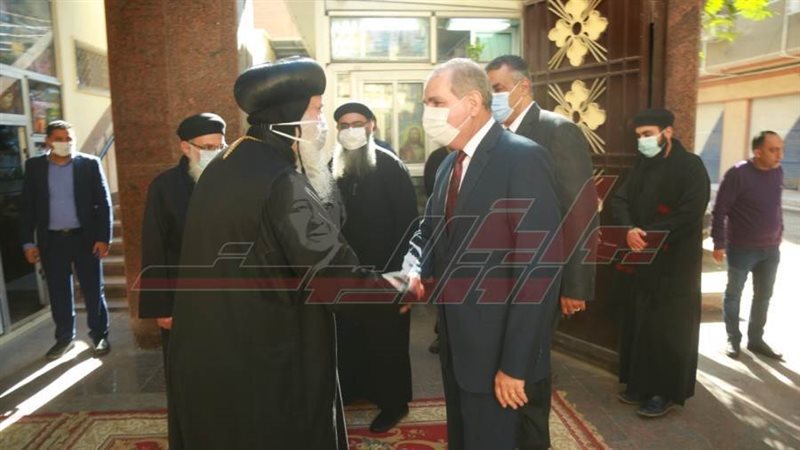 محافظ كفرالشيخ خلال