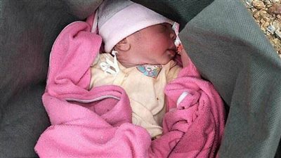 ضبط أب ترك رضيعتيه دون طعام بالدقهلية