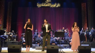 طارق العربي يعيد ذكريات الطفولة لجمهور الثغر في حفلين بأوبرا الإسكندرية 