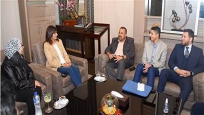 وزيرة الهجرة تلتقي عددًا من المصريين بالخارج المشاركين في منتدى شباب العالم
