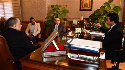 وزير الرياضة يستقبل اللاعب كيشو بطل المصارعة