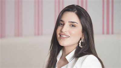 الفنانة نور العزاوي تشارك في عرض مسرحية 