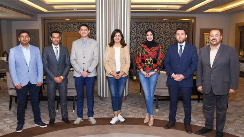 السفيرة نبيلة مكرم