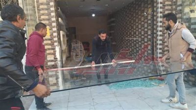 إزالة مخالفات المحال بشوارع مدينة كفر الشيخ