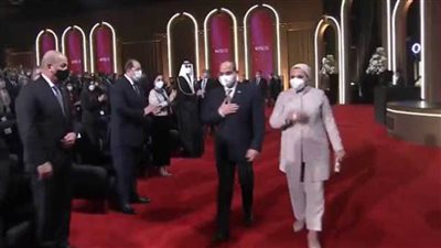 الرئيس السيسي وقريتنه يشهدان افتتاح مسرح شباب العالم ضمن فعاليات المنتدي