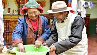 العلماء يبشرون بطول عمر الإنسان.. يصل لـ١٨٠ عامًا