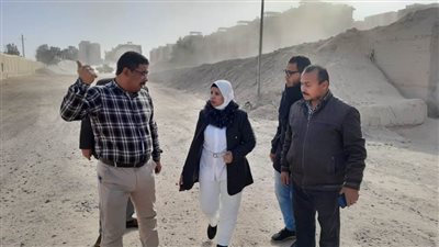 السكرتير المساعد بأسيوط تتفقد وحدة مشروع الرصف للاطمئنان على سير العمل وجاهزيتها لتنفيذ الخطط المطلوبة