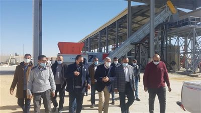 محافظ المنيا يتابع توسعة وتطوير مصنع تدوير المخلفات الصلبة بتوتا الجبل بملوي 