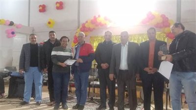 وزارة البترول تُكرم العامل المثالي بـ