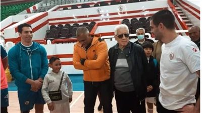 مرتضي منصور يجتمع بفريق اليد بالزمالك