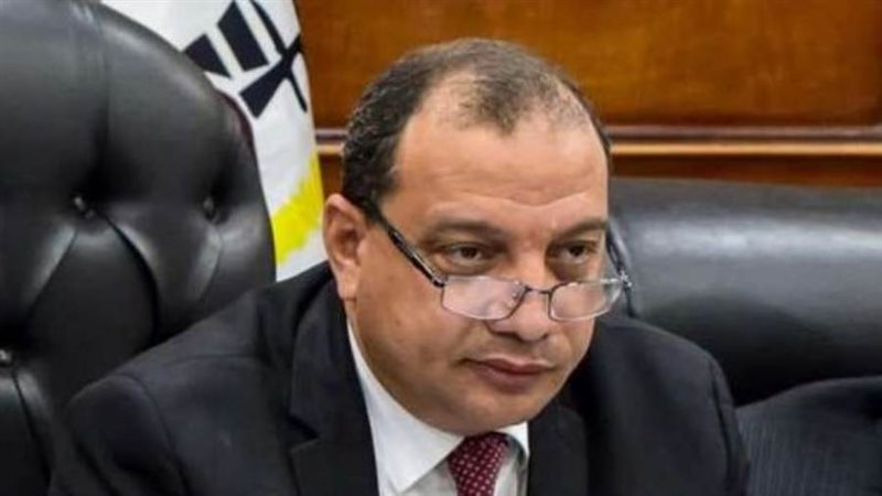 الدكتور منصور حسن