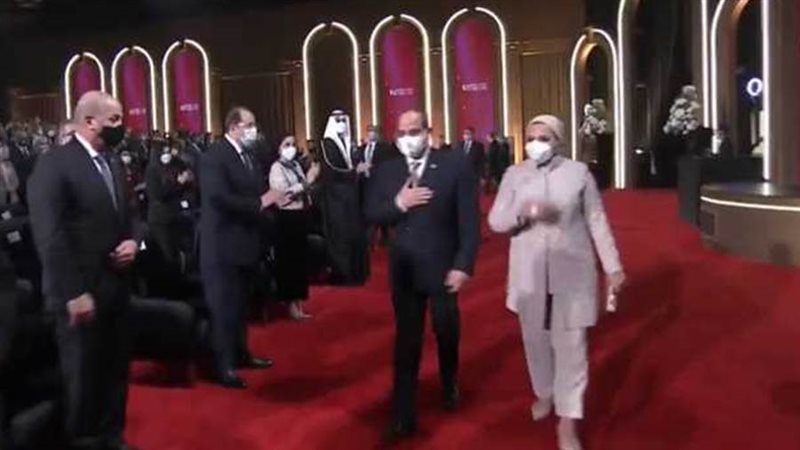 الرئيس السيسي وقريتنه