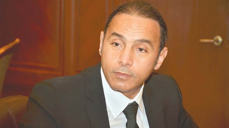 الدكتور إسلام عزام