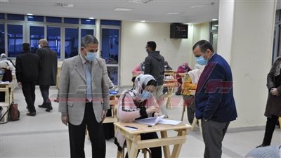 نواب رئيس جامعة كفر الشيخ يتابعون امتحانات الفصل الدراسي الأول