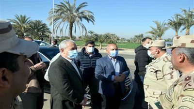 جولة ميدانية لوزير النقل ومحافظ الأقصر لمتابعة سير الأعمال لمشروعات النقل والطرق