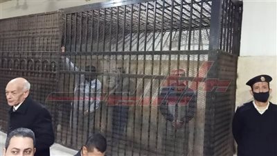 ظهور المتهم بقتل المهندس أحمد عاطف داخل قفص الاتهام