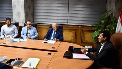 اللجنة العلمية بوزارة الرياضة تدرس ضوابط صرف الدعم السنوي للاتحادات الرياضية