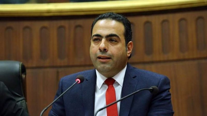 الدكتور محمود حسين