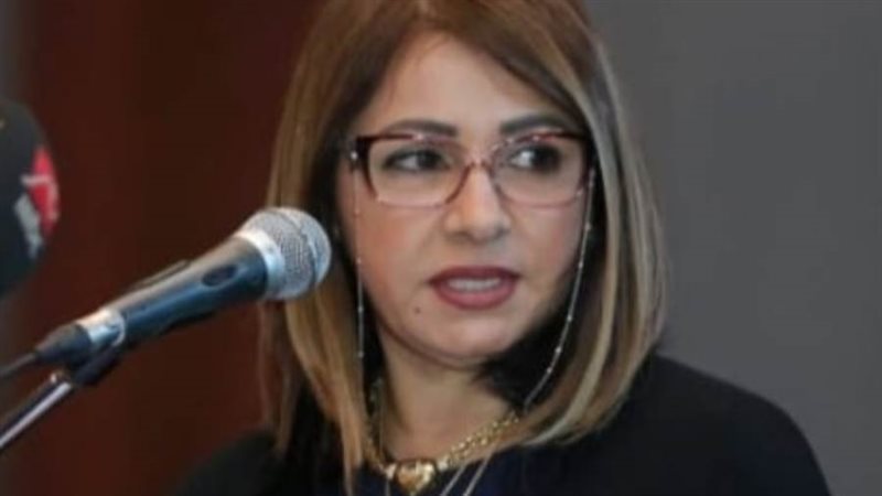 الدكتورة دينا الظاهر