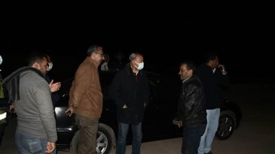 16 معدة لإزالة تراكمات القمامة والرتش بمنطقة الجبل الأصفر بالخانكة