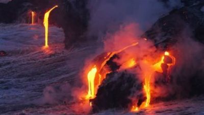 جزر تونجا بالمحيط الهادئ تصدر تحذيرا من تسونامي عقب ثوران بركان تحت الماء