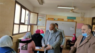 محافظ بني سويف يتابع امتحانات الفصل الدراسي الأول بالصفين الرابع الابتدائي والأول الإعدادي