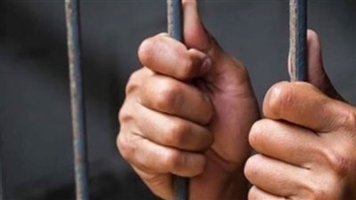 حبس 5 متهمين بانتحال صفة ضباط للاستيلاء على متعلقات المواطنين بالخانكة