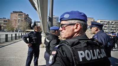 كوسوفو توقف مركبات صربية على حدودها تحمل بطاقات اقتراع