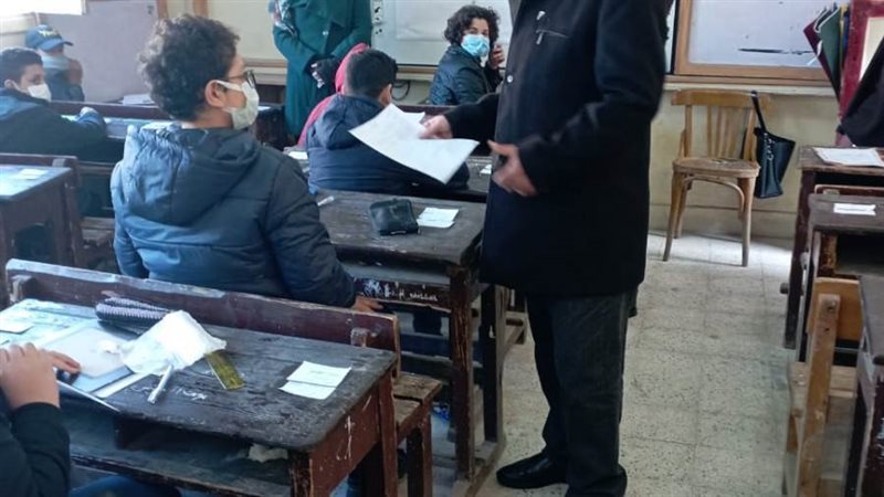 بدء امتحانات الفصل