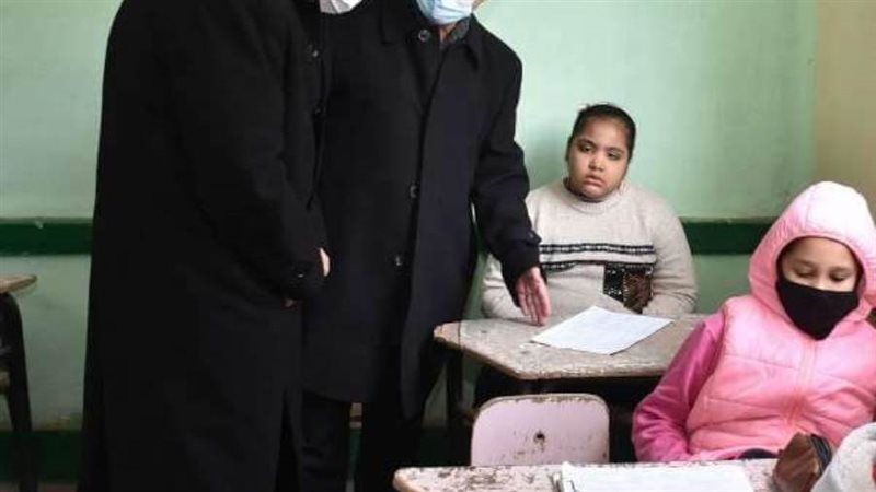 محافظ الشرقية خلال