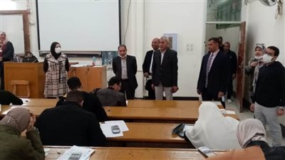 ١٧٠٠ طالب يخوضون امتحانات الفصل الدراسي الأول بعلوم  بسوهاج