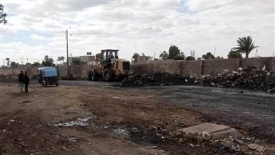 رفع 700 طن مخلفات صلبة وقمامة من المقلب الوسيط بسمالوط