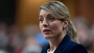 وزيرة الخارجية الكندية تبدأ جولة لها في أوروبا