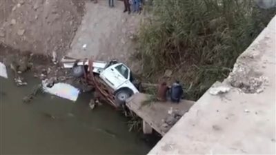 إصابة اثنين انقلبت بهما سيارة ربع نقل من أعلى كوبري بالدقهلية