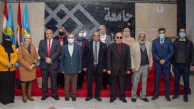 رئيس جامعة طنطا يستقبل وفدًا من شركة 