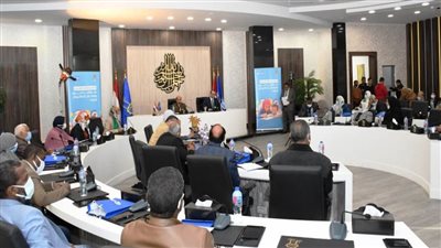 محافظ أسوان يشهد توقيع بروتوكول التعاون بين المحافظة وهيئة 