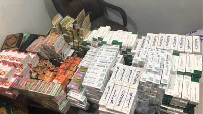 ضبط 3 متهمين يديرون مصنع عقاقير طبية ومستحضرات تجميل بدون ترخيص واستخدام خامات مجهولة المصدر بالقاهرة