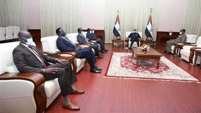 البرهان يهنئ حكومة وشعب جنوب السودان على اتفاق السلام مع منشقي المعارضة