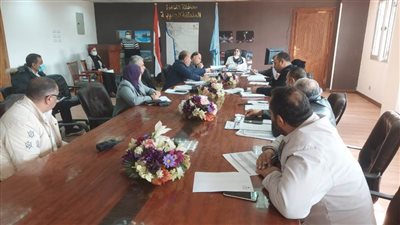 نائب محافظ القاهرة تتابع ملفات التصالح والمشروعات الخدمية للمواطنين