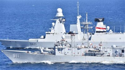 القوات البحرية المصرية والفرنسية تنفذان تدريباً بحرياً عابراً في البحر الأحمر