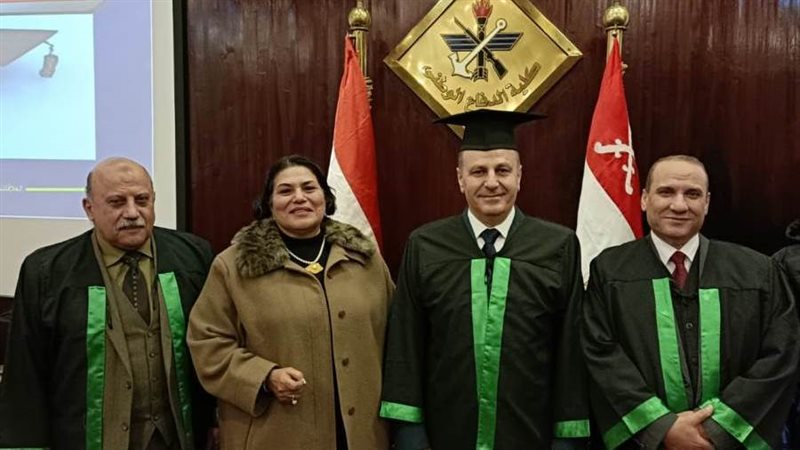 لجنة المناقشة