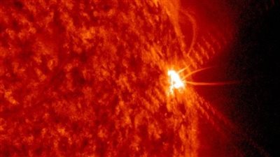 الرياح الشمسية تؤدي لاندلاع عاصفة مغناطيسية أرضية.. ومؤشرات مخيفة للطقس