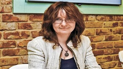 مقارنة بين فعالية المناعة الناتجة عن التطعيم والشفاء من 