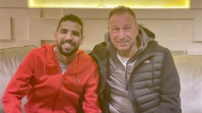 الخطيب يزور مؤمن زكريا بمنزله ويدعمه قبل السفر إلى لندن