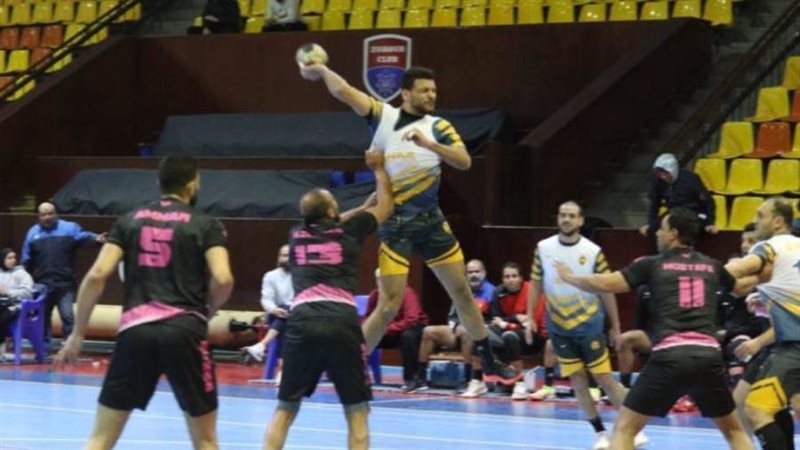 يد طلائع الجيش أمام