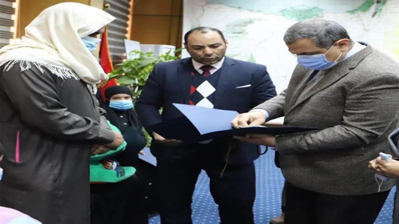 سعفان يسلم تأمين