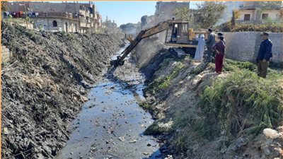 محافظ أسيوط يعلن استمرار أعمال تبطين وتطهير الترع والمجاري المائية خلال فترة السدة الشتوية