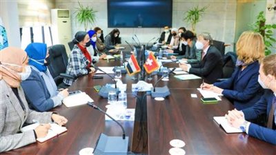 وزيرة البيئة تبحث مع السفير السويسري للمناخ التعاون في موضوعات الحد من المخلفات البلاستيكية