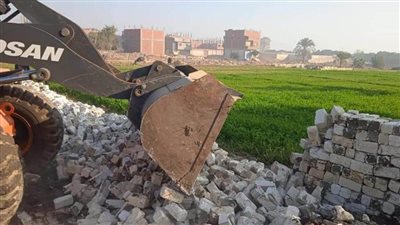 إزالة 19 حالة تعدٍّ بالبناء المخالف وعلى الأراضي الزراعية بنطاق 3 مراكز بالمنيا