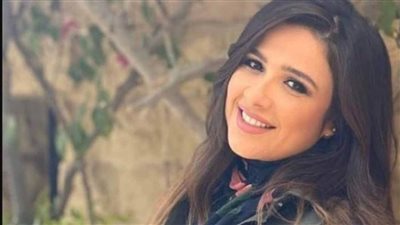 كورونا يصيب ياسمين عبدالعزيز في احتفال عيد ميلادها